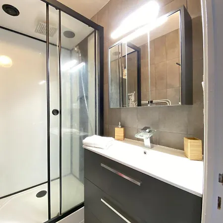 Cosy, Spacieux Avec 3 Et Espaces De Travail - Pres Bas