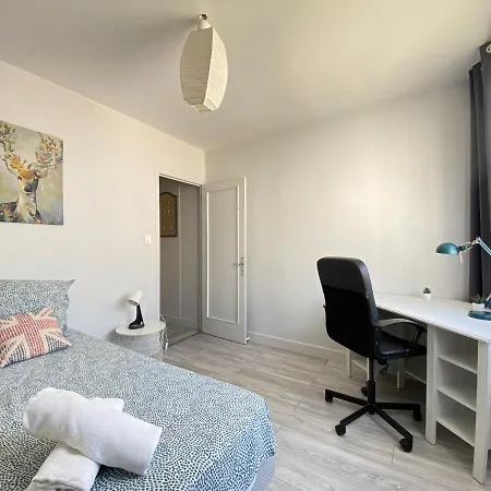 Cosy, Spacieux Avec 3 Et Espaces De Travail - Pres Bas Apartment Clermont-Ferrand