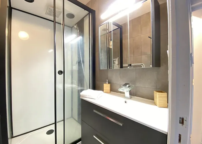 Cosy, Spacieux Avec 3 Et Espaces De Travail - Pres Bas