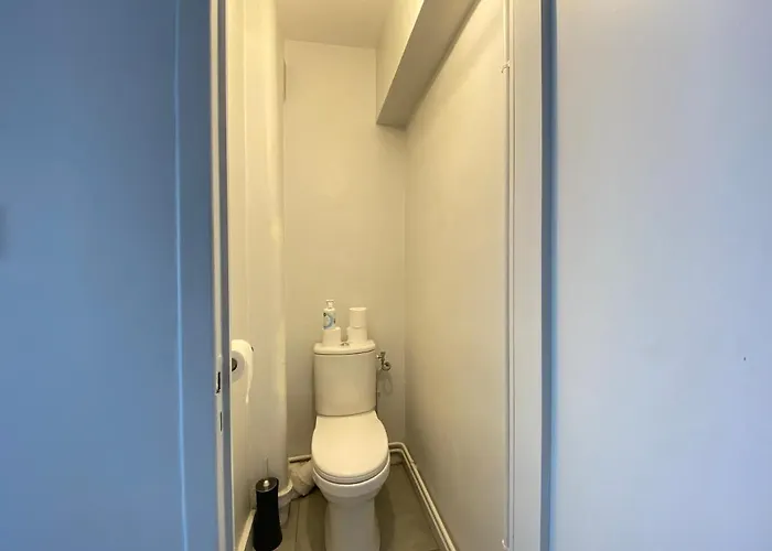 Cosy, Spacieux Avec 3 Et Espaces De Travail - Pres Bas Lägenhet *